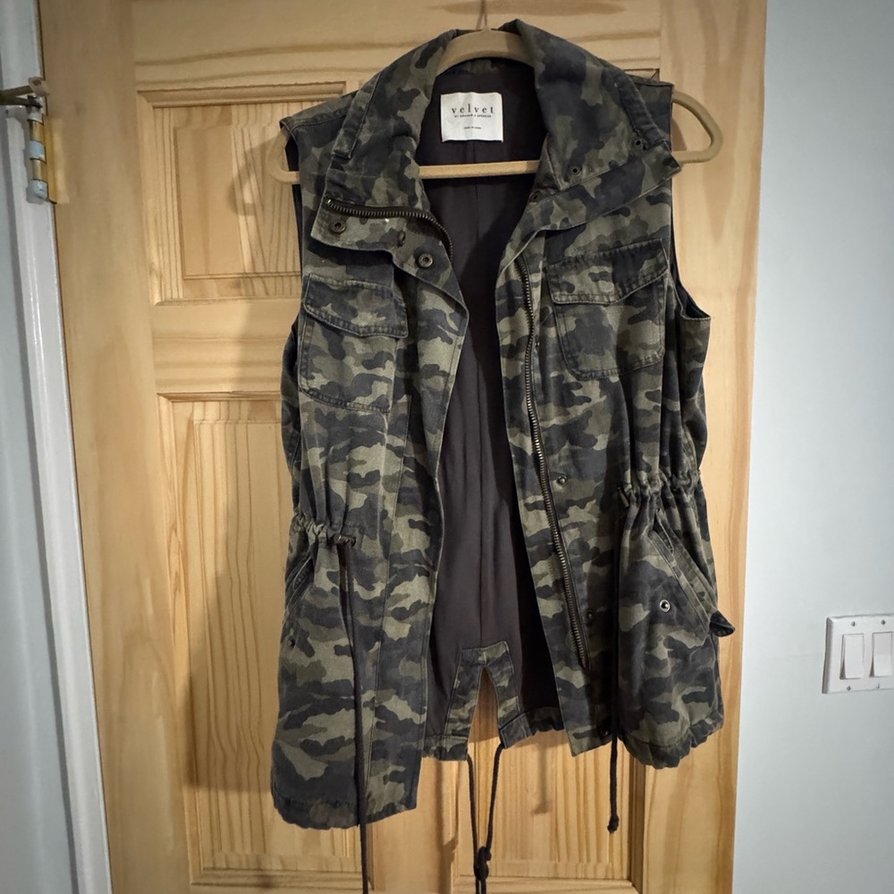 Velvet by Graham & Spencer Women's Camo Utility Vest